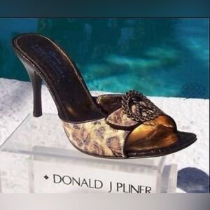 Donald J. Pliner Rare Peace Sign French Tapestry Leather Leopard Heels Size 6